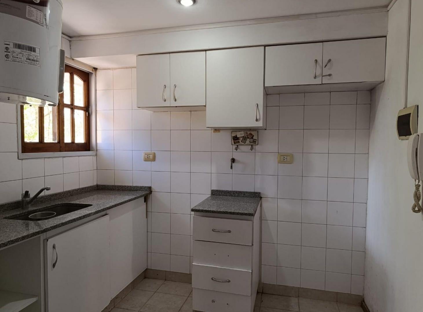 Foto de VENTA MONOAMBIENTE -COCHERA MONTE GRANDE, imagen 2