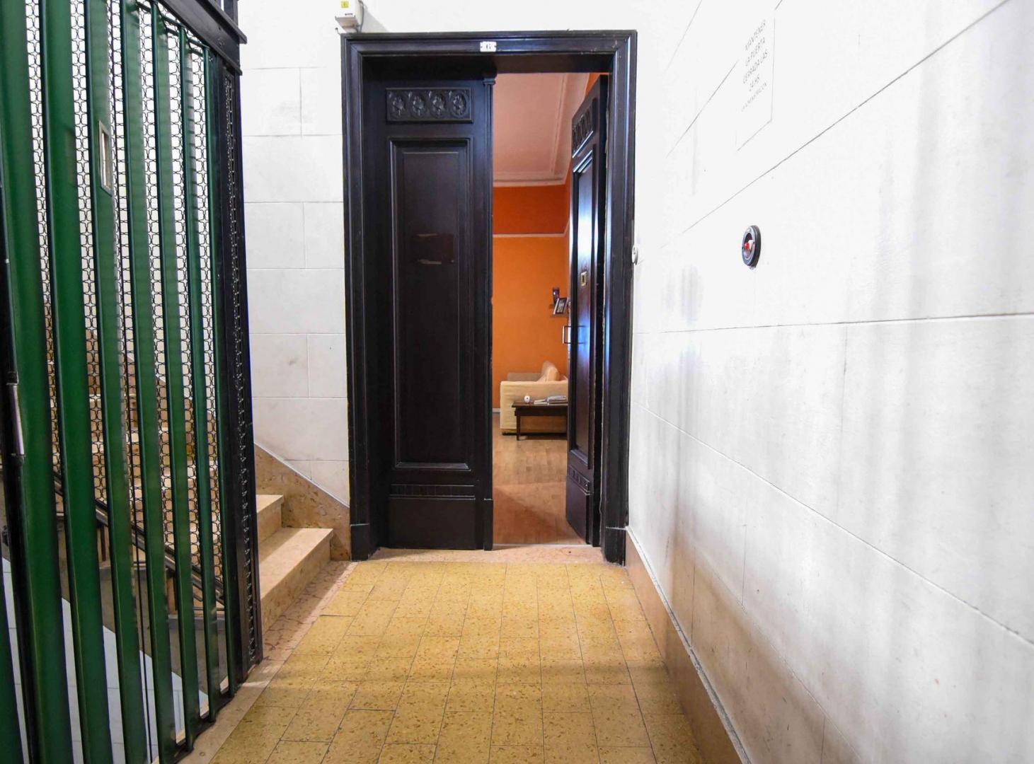 Foto de Venta departamento Montserrat frente balcón, imagen 3