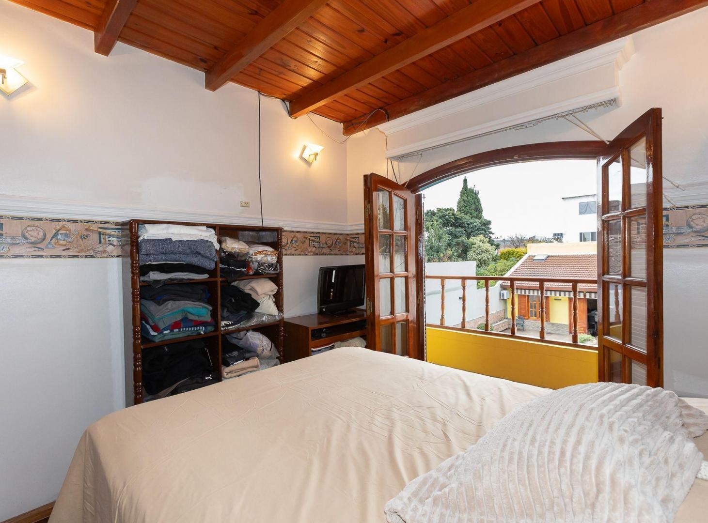 Foto de VENTA CASA 5amb EN MATADEROS/NAON C/PATIO Y PILETA, imagen 4