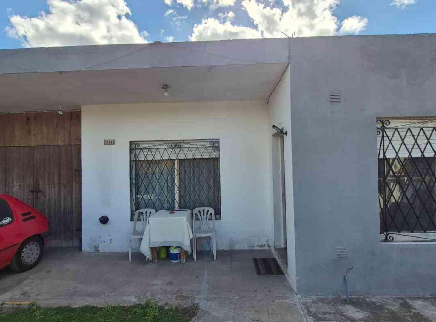 Foto de VENTA CASA 5 AMB MORENO V CUARTEL- GARAGE Y PILETA, imagen 2