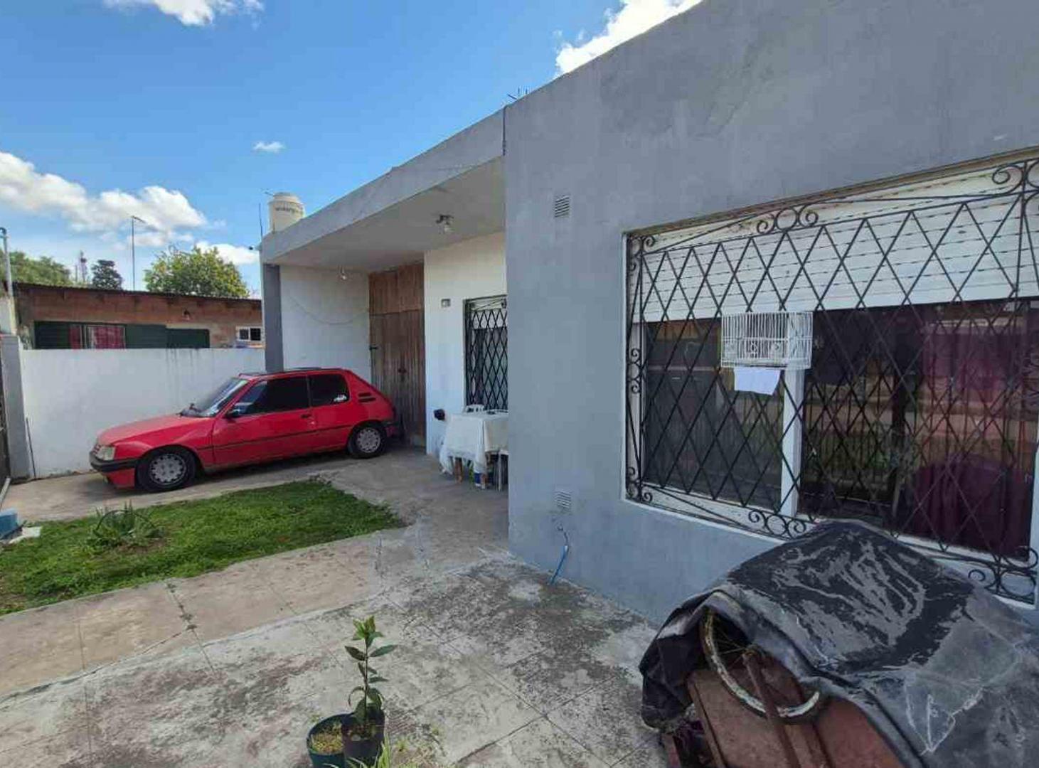Foto de VENTA CASA 5 AMB MORENO V CUARTEL- GARAGE Y PILETA, imagen 1