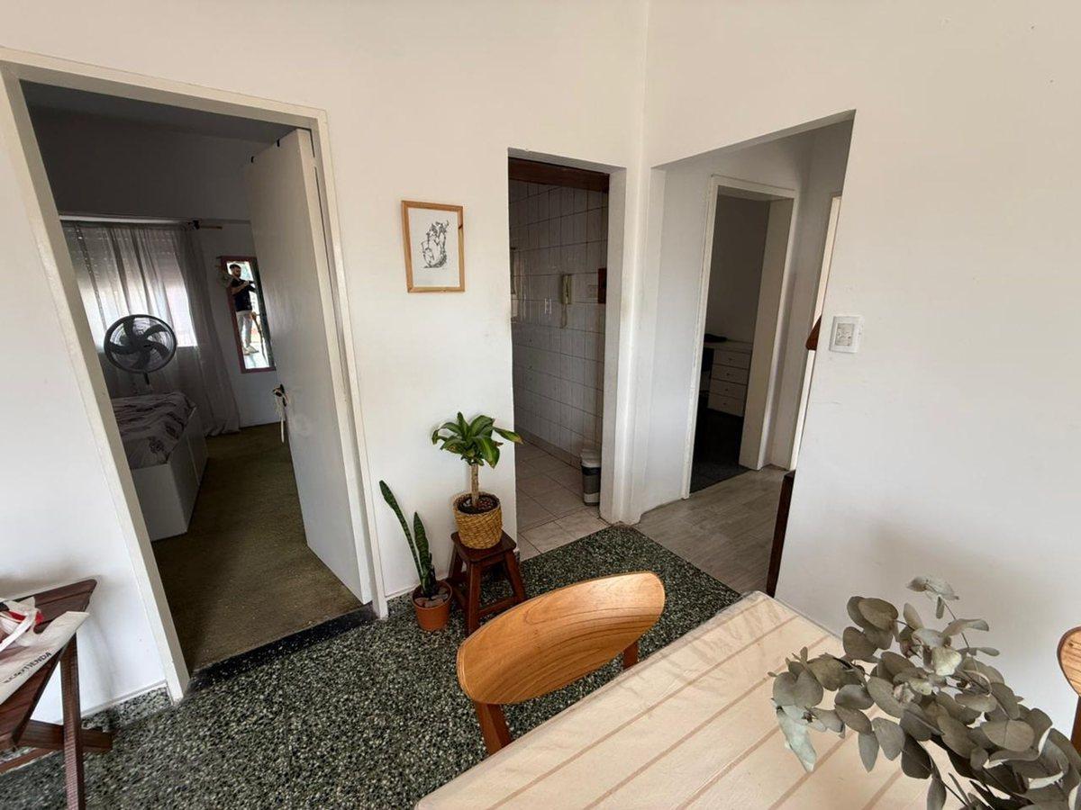 Foto de VENTA AMPLIO DPTO 3 AMB. TAPIALES C/BALCÓN CORRIDO, imagen 5