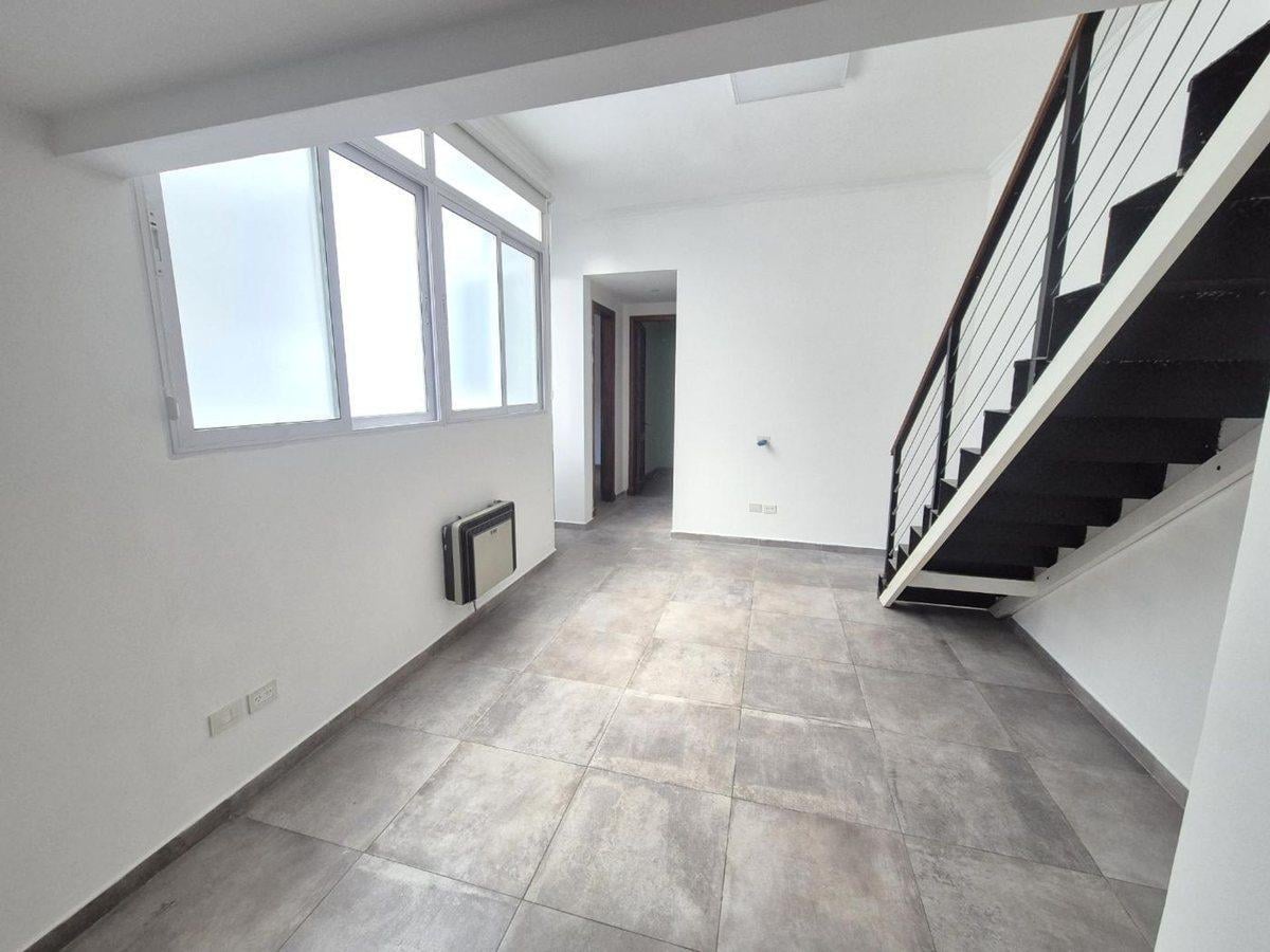 Foto de Venta PH tres Ambientes Almagro sin expensas, imagen 1