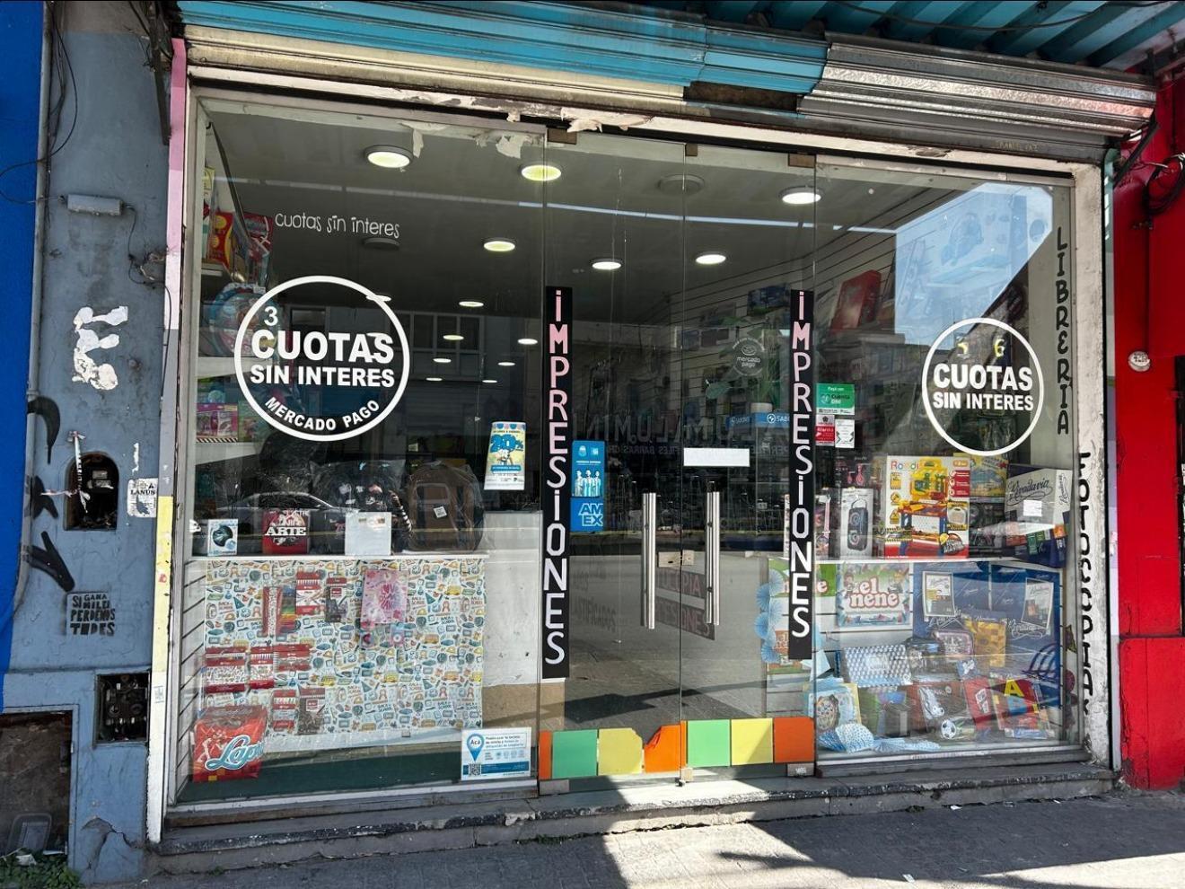 Foto de Excelente local ubicado sobre la Av. Hipolito Yrigoyen. Amplio frente, imagen 3