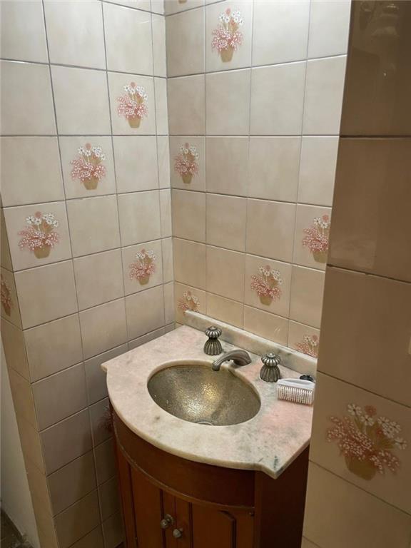 Foto de LOCALES - A LA CALLE - LOMAS DE ZAMORA - OESTE, GRAN BS. AS. SUR, imagen 3