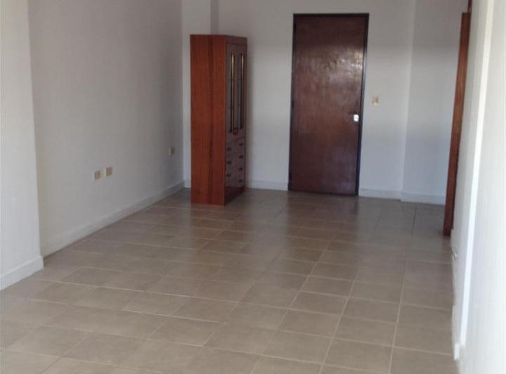 Depto de 2 dormitorios con living amplio 4