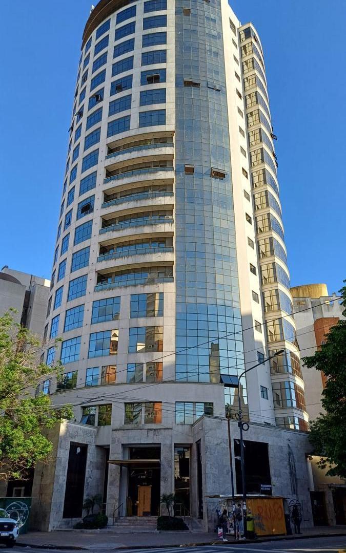 Departamento en edificio de categoria Building en Plaza Paso
