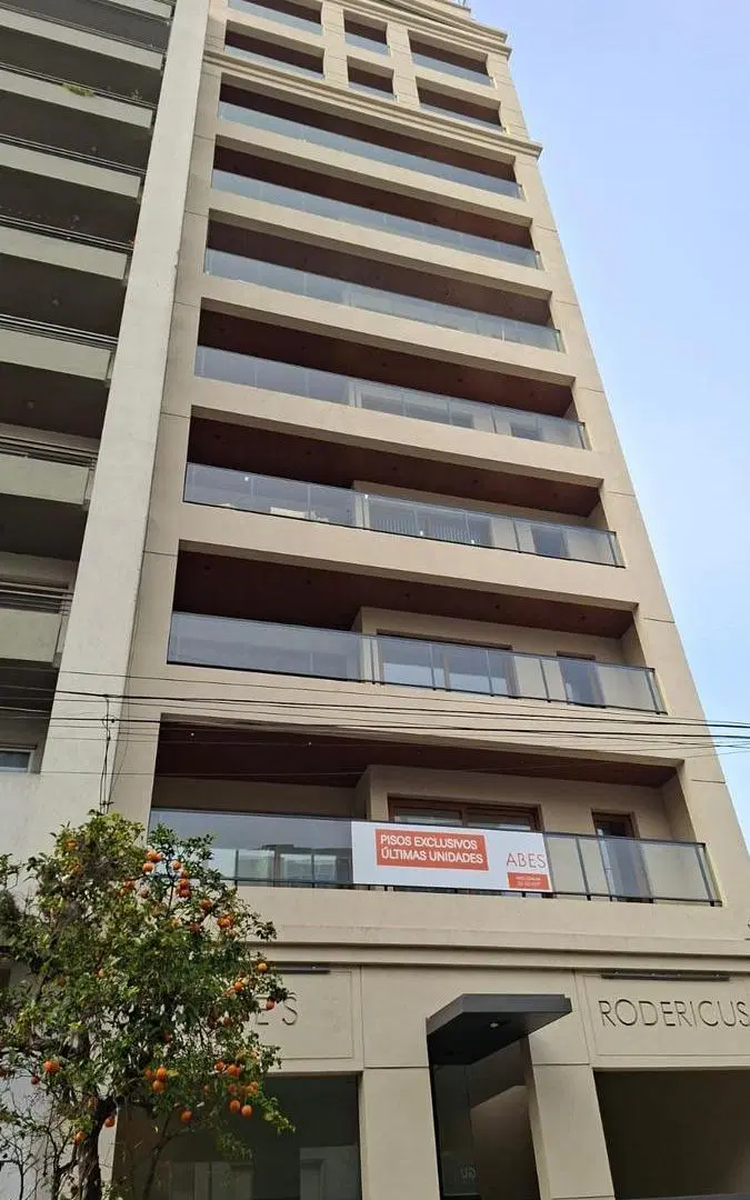Piso en edificio Rodericus de categoria de 3 dormitorios y cochera 1