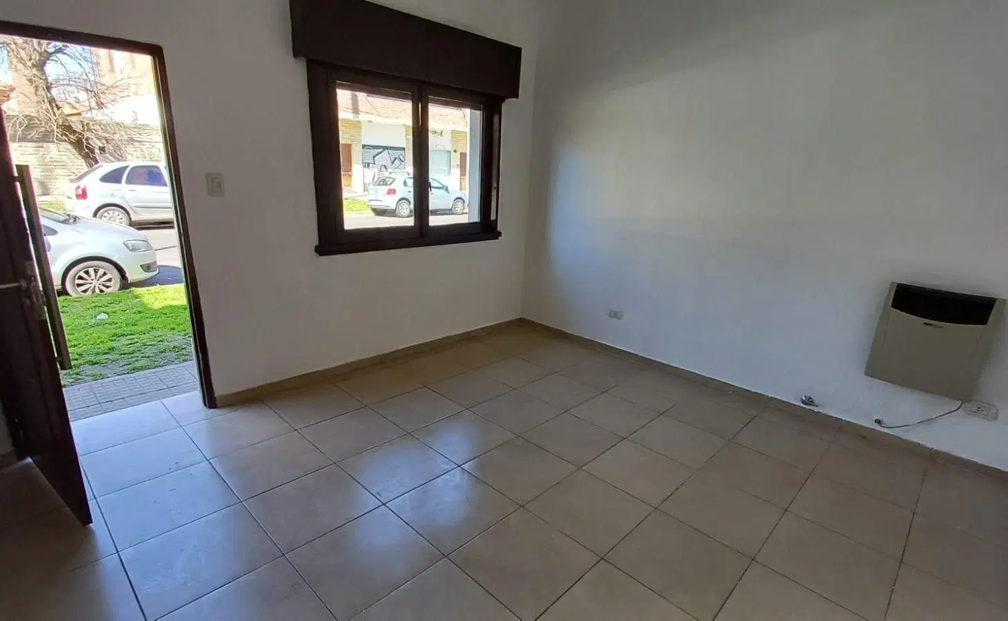 Casa de 2 dormitorios con patio en lote de 10x10 3