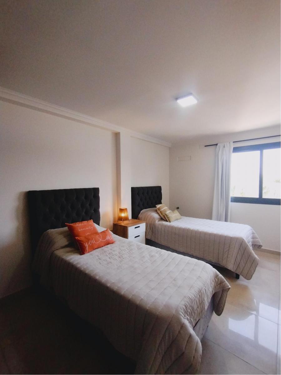 Triplex en B° Va. Dominguez a m del Lago. 3 Dorm. 3 Baños. Cochera 5
