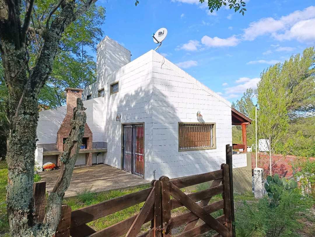 Casa en Tanti en Venta a m del Rio 2