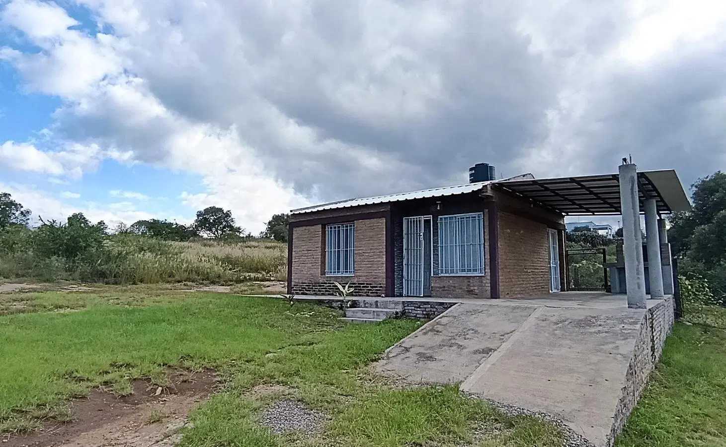 Gran Fracción más casa en Tanti sobre Ruta 28 de 6860 m2. 1