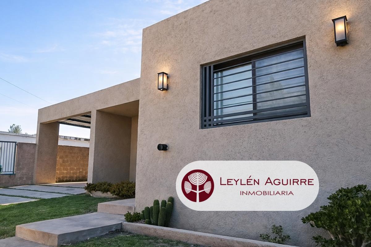 Foto de Casa moderna con parque en venta. Tanti, a mts de R.28, imagen 2