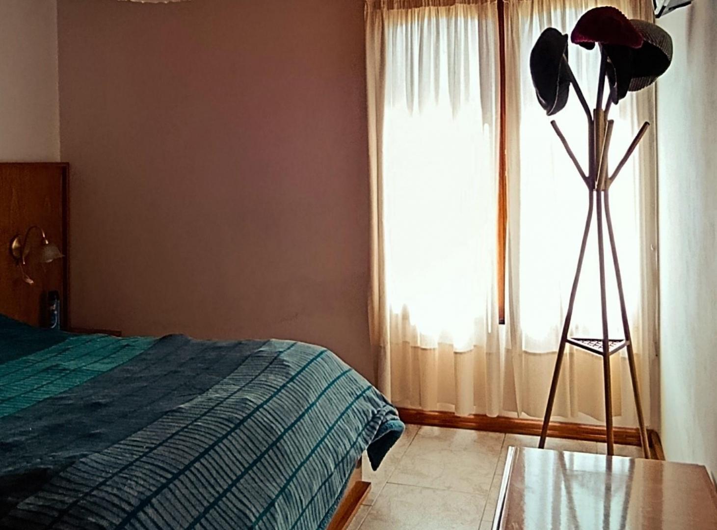 Foto de En B°Miguel Muñoz, casa más dos depatamentos de un dormitorio., imagen 3
