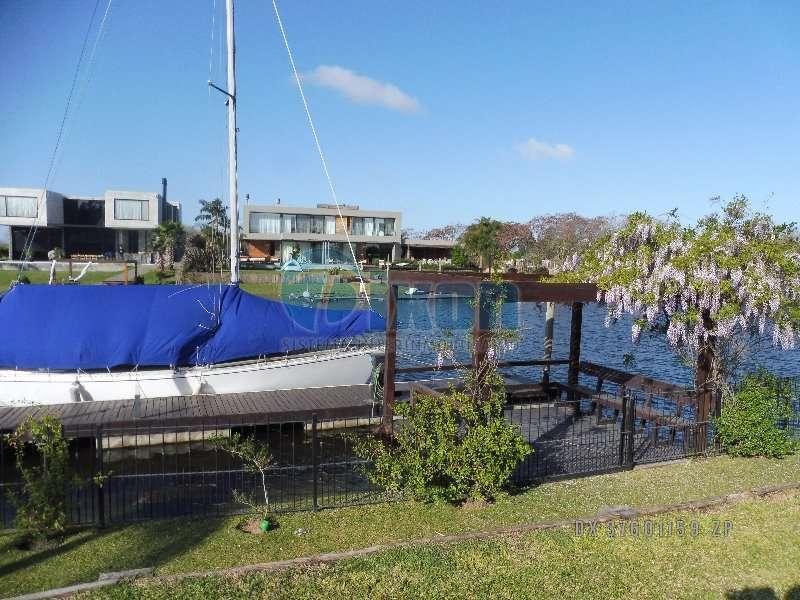 Barrio cerrado Albanueva - Casa Venta USD 1.500.000