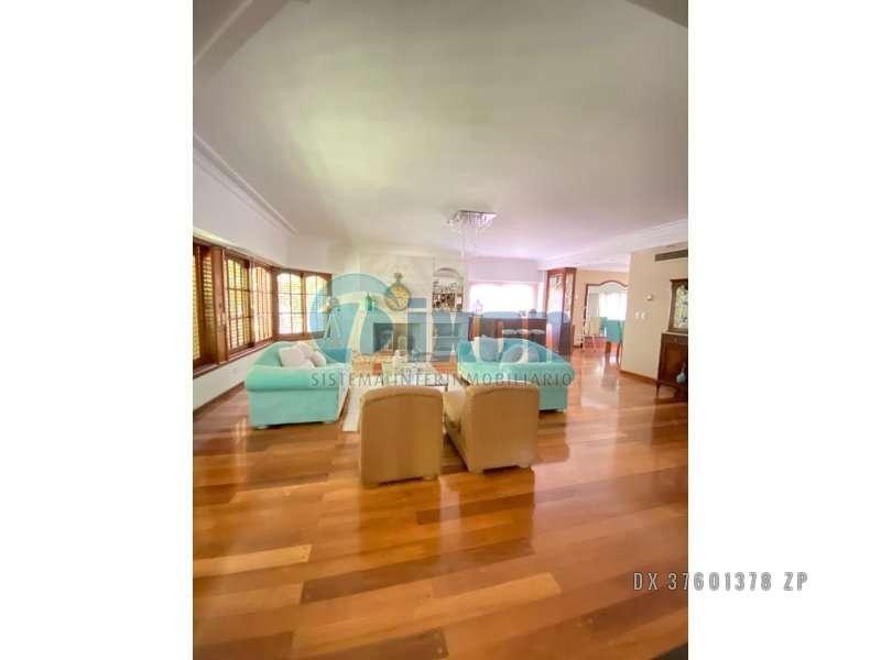 Lomas de San Isidro - Impecable Casa en Venta o Alquiler 2