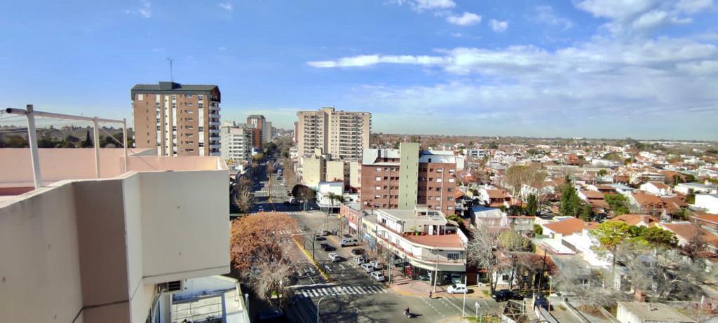 EXCELENTE 2 AMB,VISTA UNICA,C/COCH, S.U.M., TERRAZA BALCON ATERRAZADO