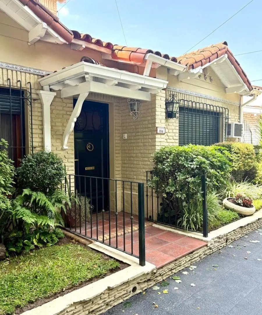 IMPECABLE CASA, A METROS DEL HIPODROMO, 3 dorm (2 en P.B.), 2 BAÑOS, PATIO Y TERRAZA 3