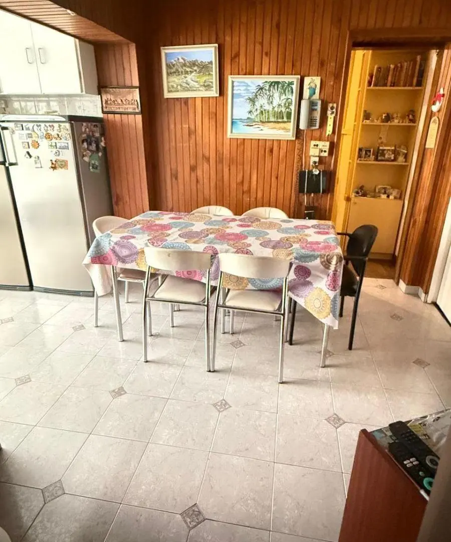 EN EXCELENTE ENTORNO, CASA 3 DORM, HERMOSO PATIO, GARAGE 8