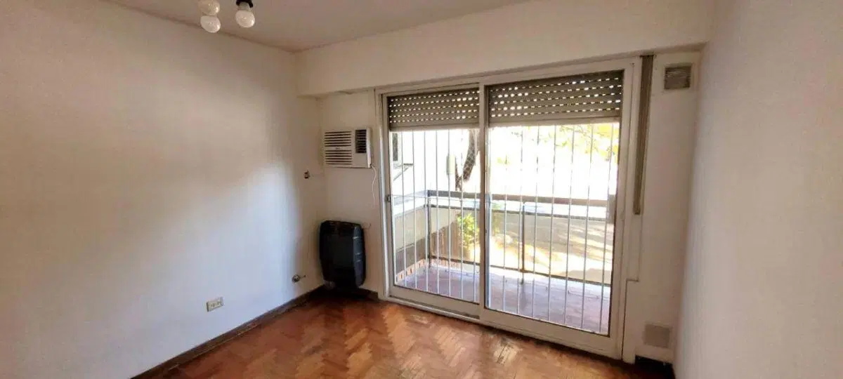 ALQUILER DEPTO. 3 AMBIENTES EN ACASSUSO, C/COCHERA 5