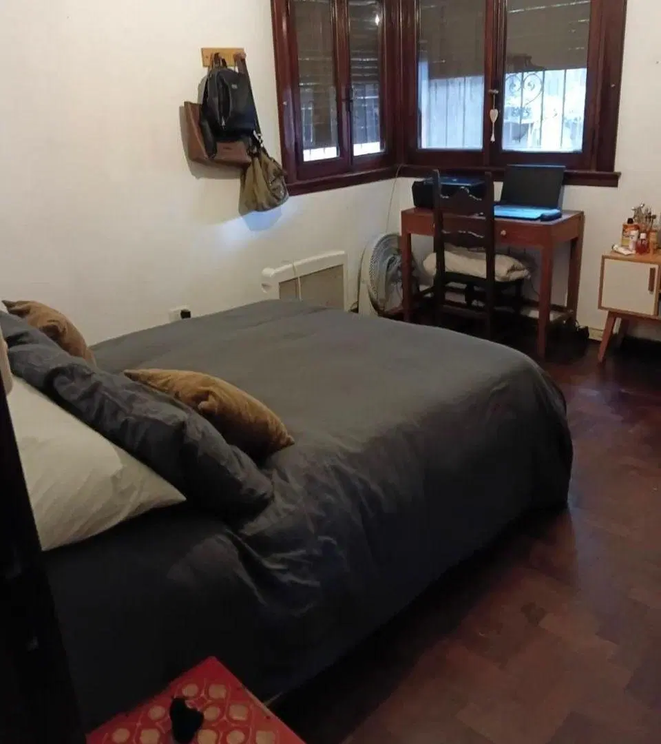 Casa de seis ambientes ideal para dos familias o reciclar. 2