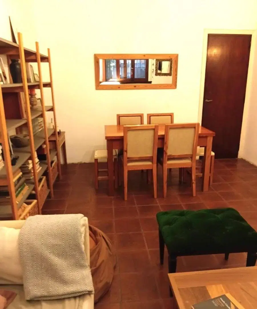 Casa de seis ambientes ideal para dos familias o reciclar. 8