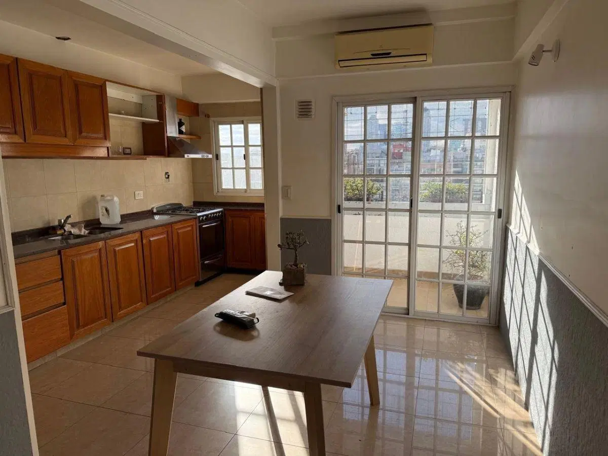 RESERVADO - Departamento, Excelente Ubicacion, 3 Ambientes + Dependencia, Cochera y Seguridad 24 Hs 3