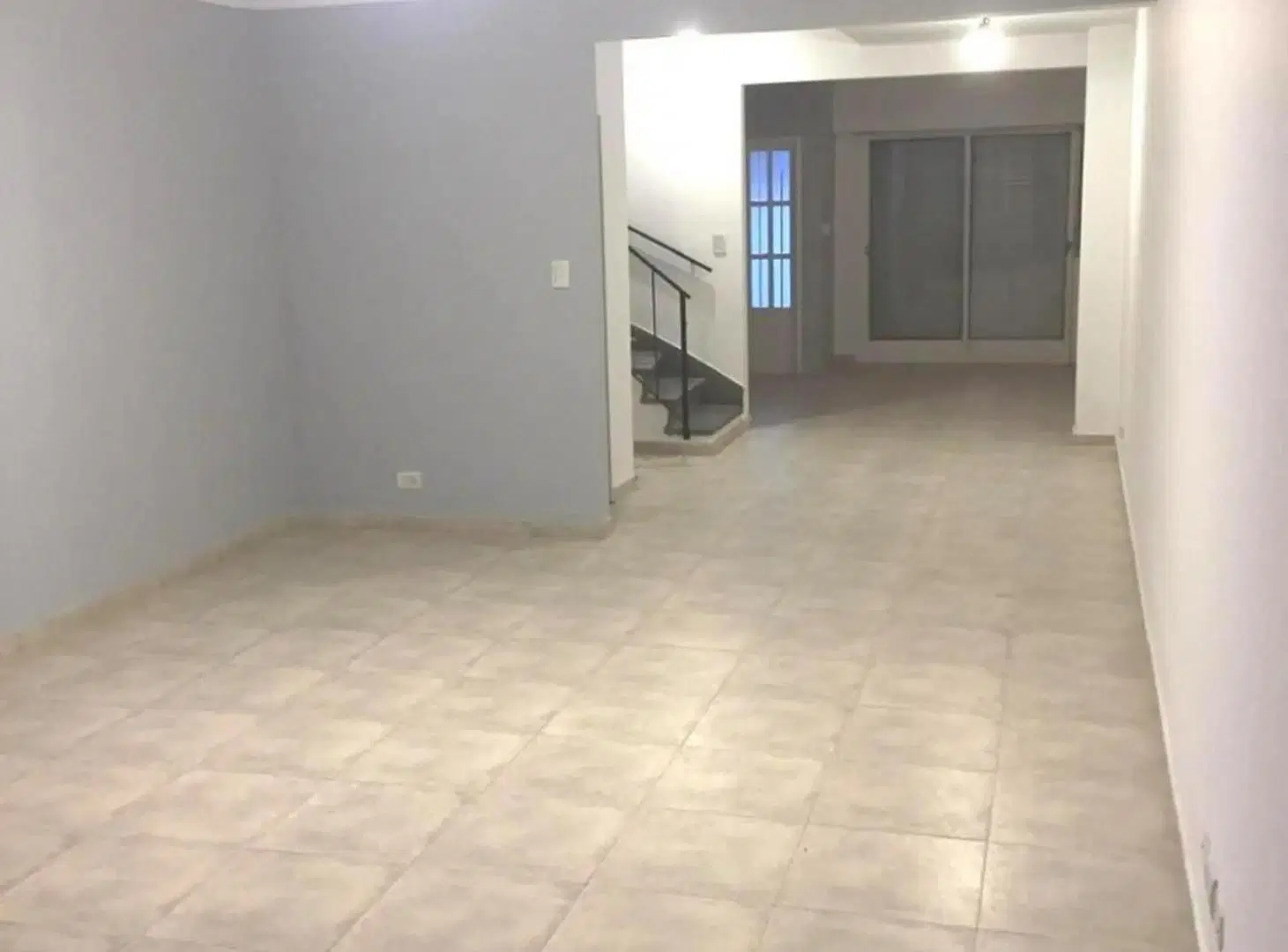 EXCELENTE DUPLEX, 4 AM , CON BALCON Y GRAN JARDIN CON PARRILLA , A 4 DE LA PALZA DE MARTINEZ !! 2