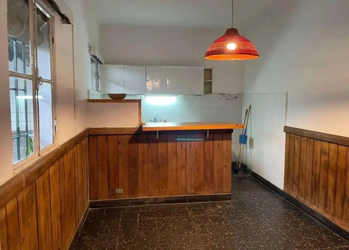 CASA EN LOTE PROPIO, DE 2 AMBIENTES CON POSIBILIDADES DE AMPLIACION, JARDIN 4