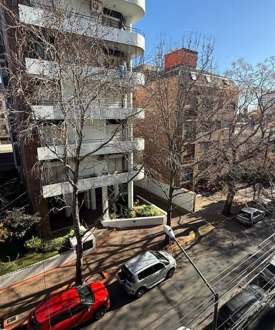 Impecable depto. 2 ambientes, con balcon 53 m2 bajas expensas! 1