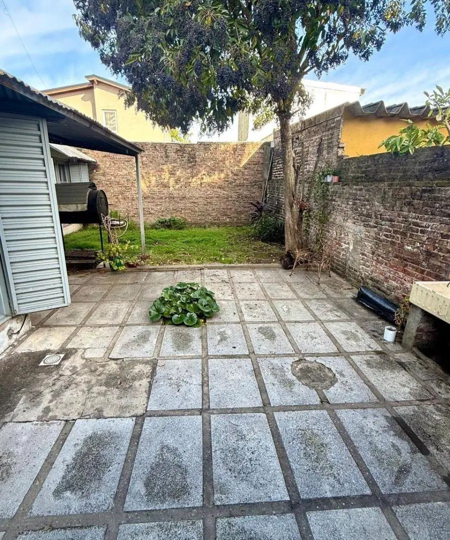 PH INDEPENDIENTE, DESARROLLADO EN 1 PLANTA, 3 AMBIENTES CON JARDIN 2