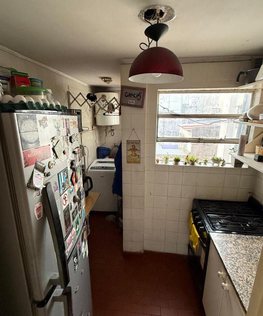 Foto de Muy buen departamento 2 amb con balcon corrido, bajas expensas y, imagen 2