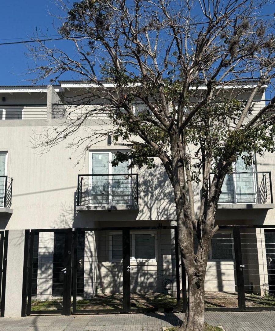 Foto de Excelente duplex a estrenar! 2 domitorios (suite) play, jardin, cochera, imagen 5