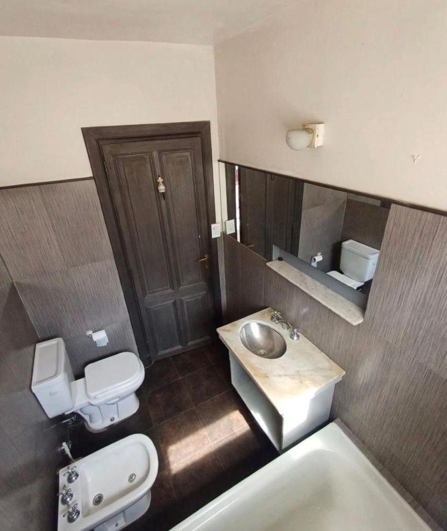 Foto de EN EXCELENTE UBICACION, CASA EN LOTE PROPIO CON 2 DORMITORIOS +, imagen 2