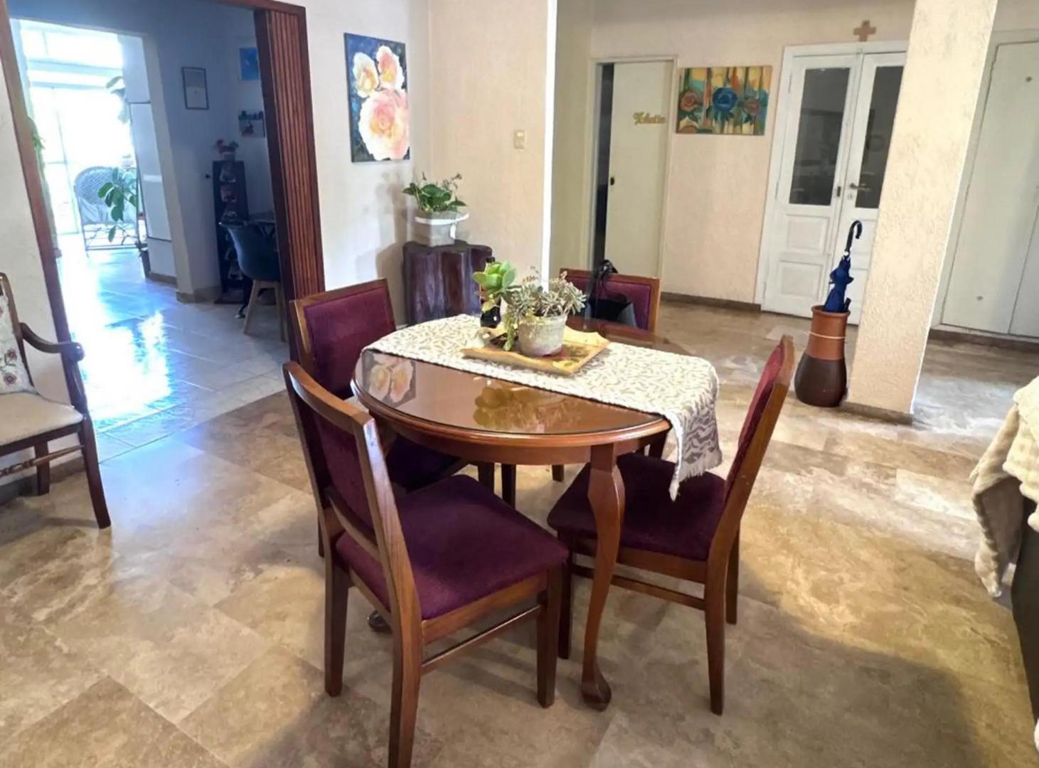 Foto de Amplio PH de 4 Ambientes en Planta Alta — Refaccionado - Entrada, imagen 5