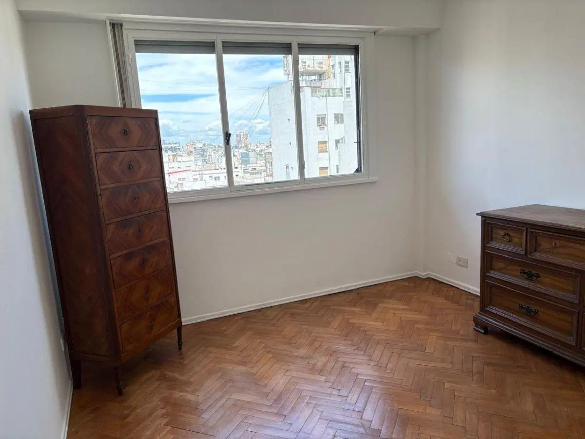 Venta Recoleta 3 ambientes. Super luminoso piso 12 8