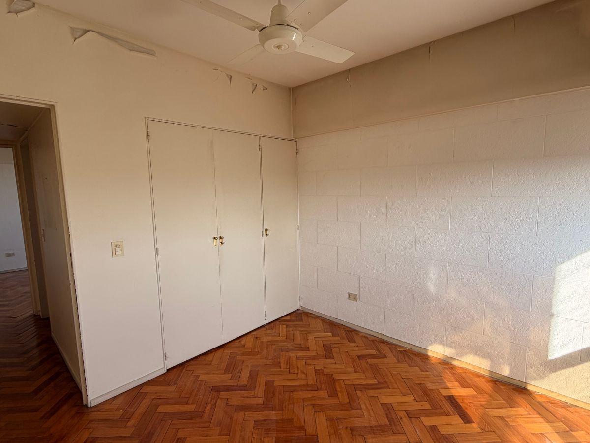 Foto de Venta - Belgrano - 3 Ambientes Piso Muy Alto. Vista Panorámica., imagen 3