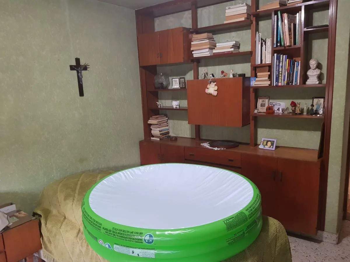 Casa con jardín y 3 dormitorios en venta en Parque Bernal 4