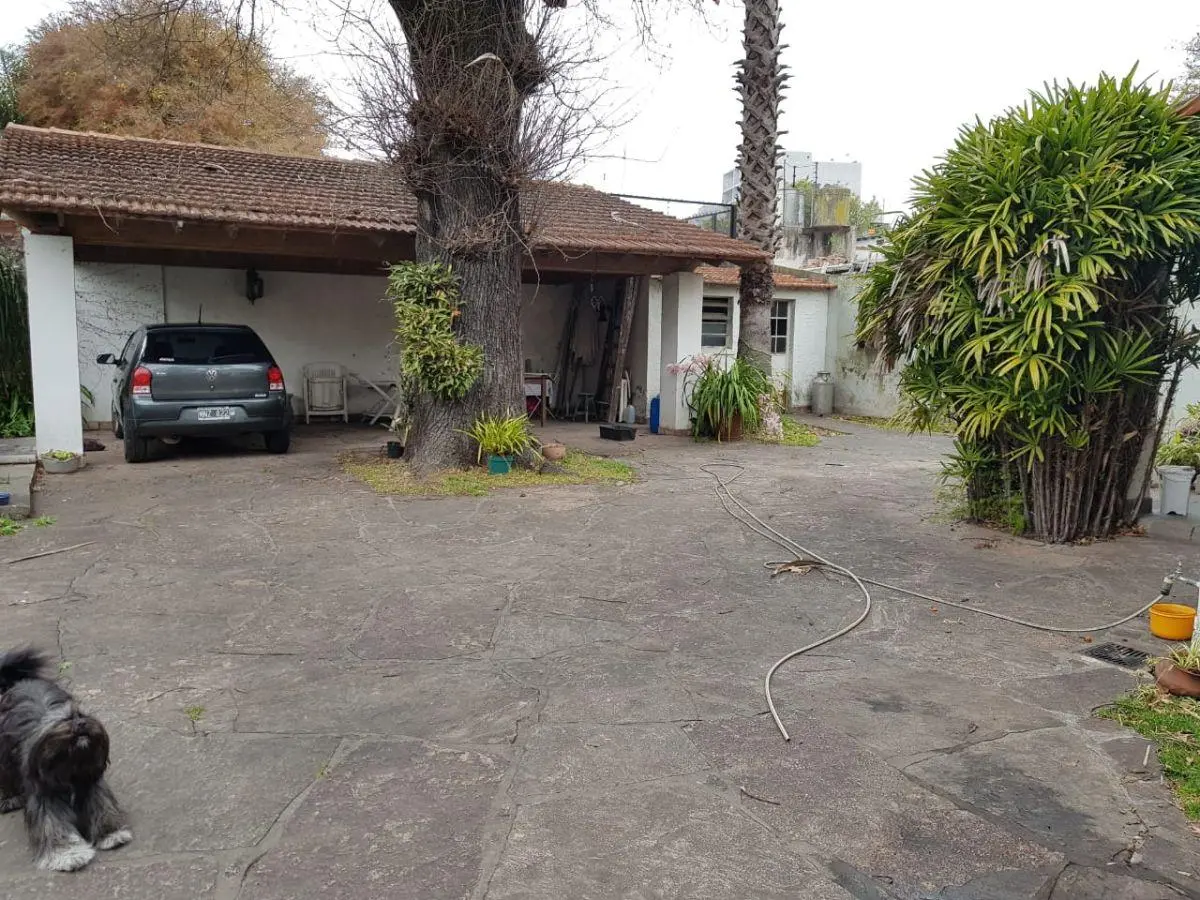 IMPORTANTE CASA 5 AMBIENTES EN VENTA A METROS DE ESTACION BERNAL 1