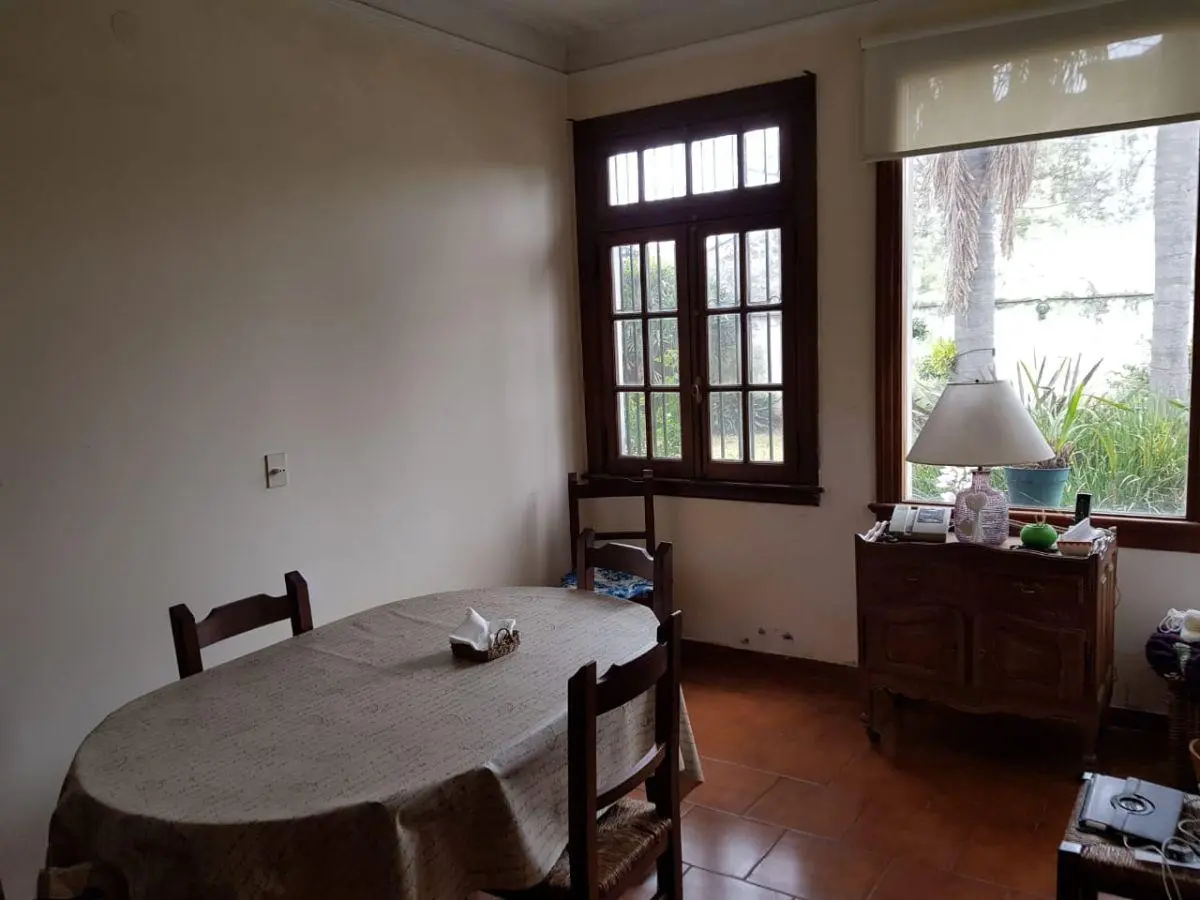IMPORTANTE CASA 5 AMBIENTES EN VENTA A METROS DE ESTACION BERNAL 5
