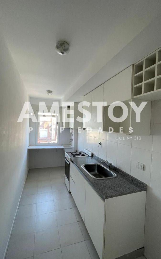 Departamento de 3 ambientes en venta en Bernal Barrio Parque