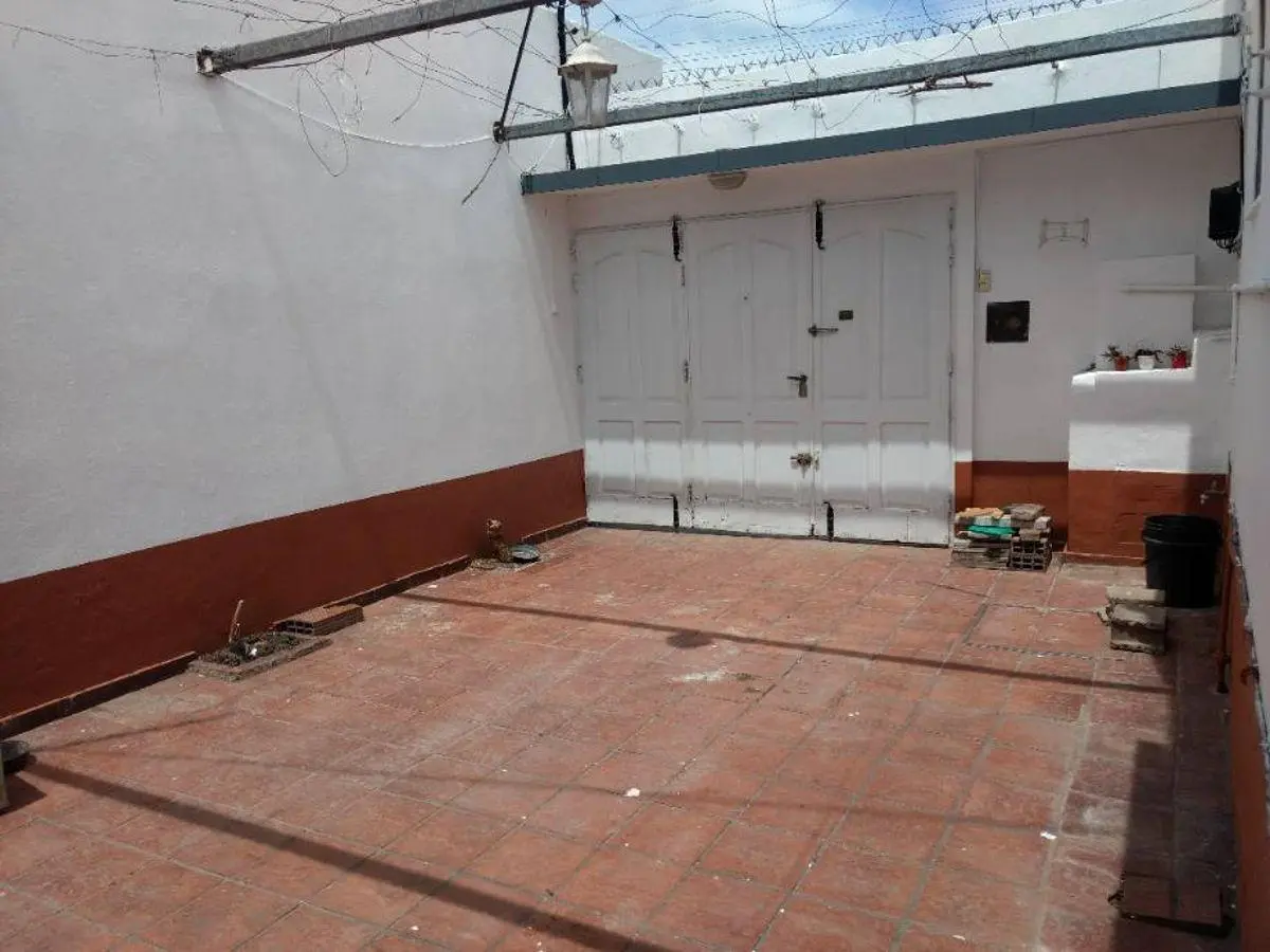 Casa con 155 m² totales y 2 dormitorios en venta en Villa Mafalda 5