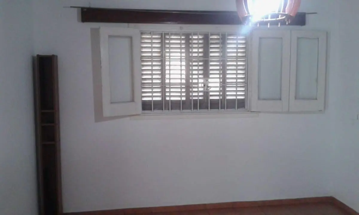 Casa con 155 m² totales y 2 dormitorios en venta en Villa Mafalda 4