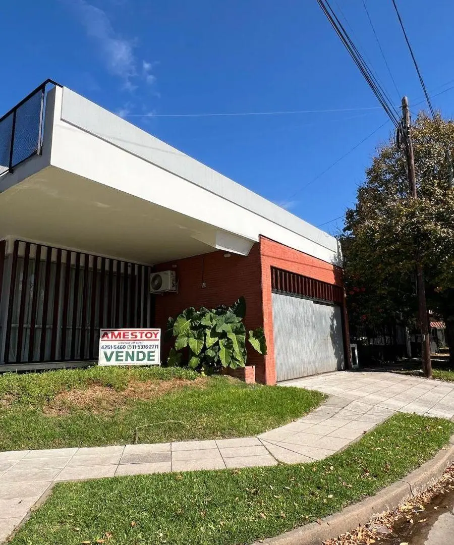Hermosa Casa americana de 4 ambientes en venta en Parque Bernal 2