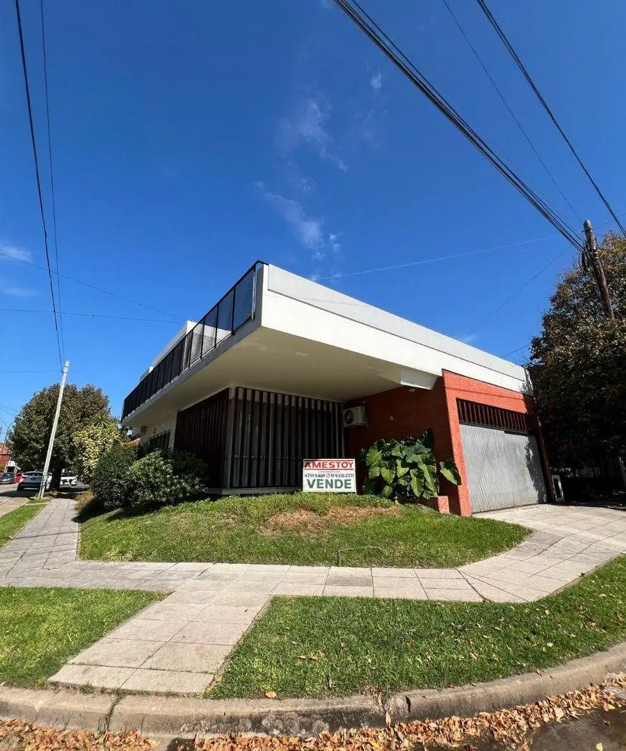 Hermosa Casa americana de 4 ambientes en venta en Parque Bernal 1