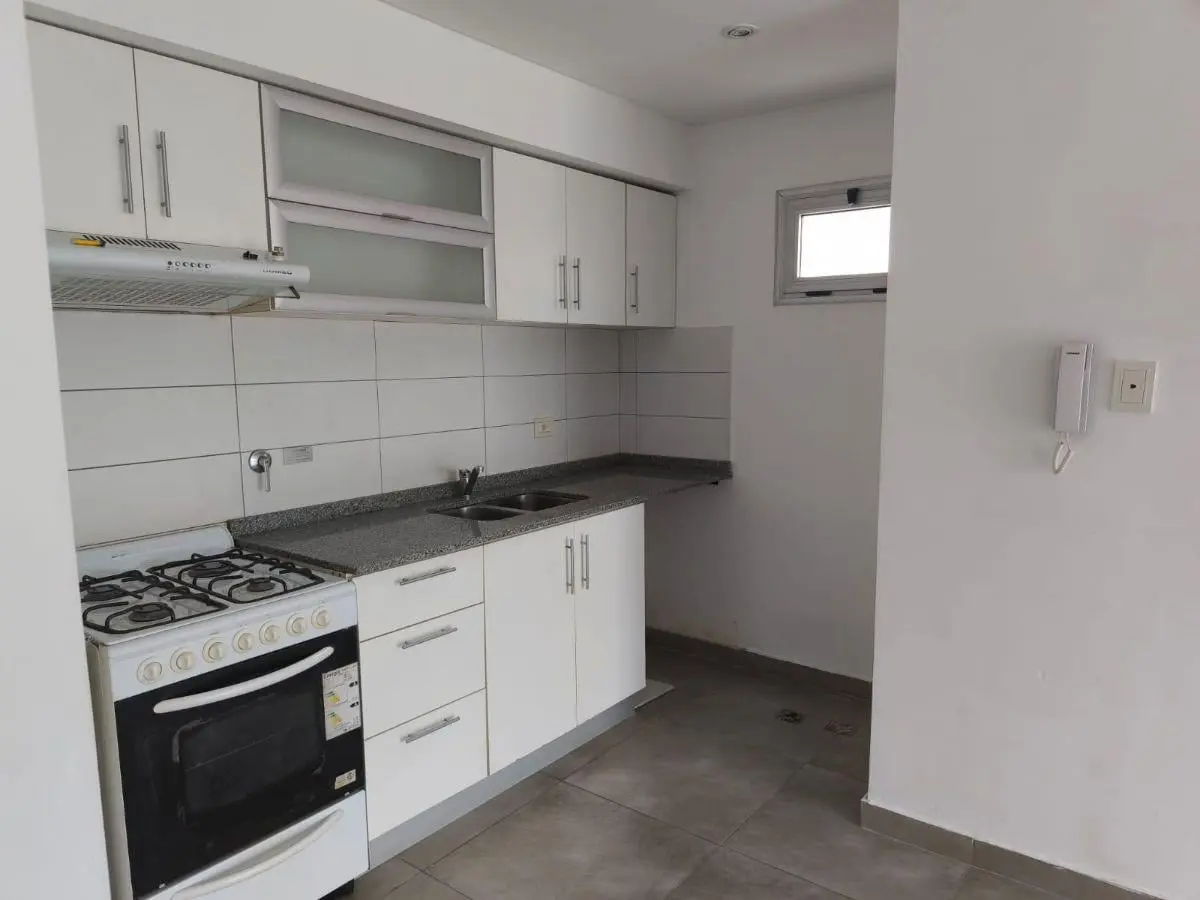 Departamento de 32 m² en alquiler en Villa Cramer 2