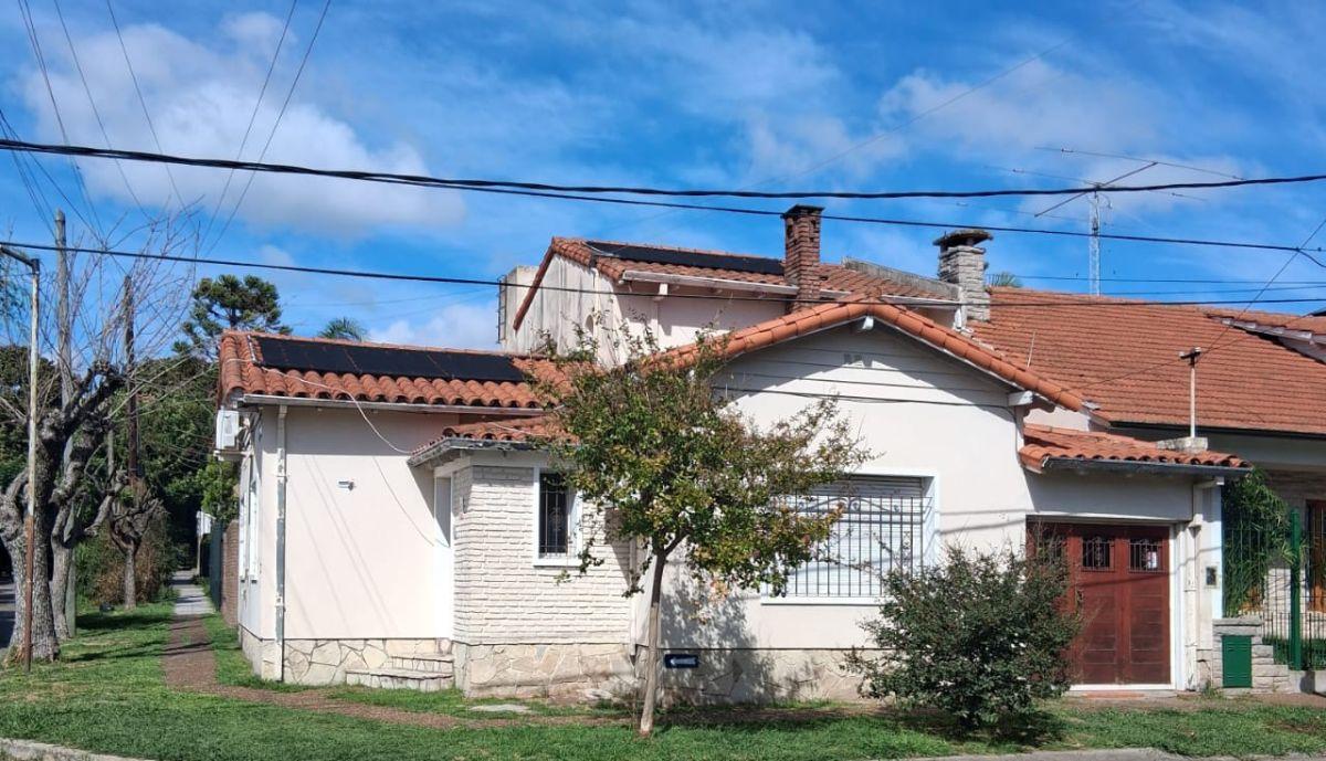 Foto de BARRIO PARQUE BERNAL CHALET EN VENTA DOS PLANTAS CUATRO DORMITORIOS, imagen 2