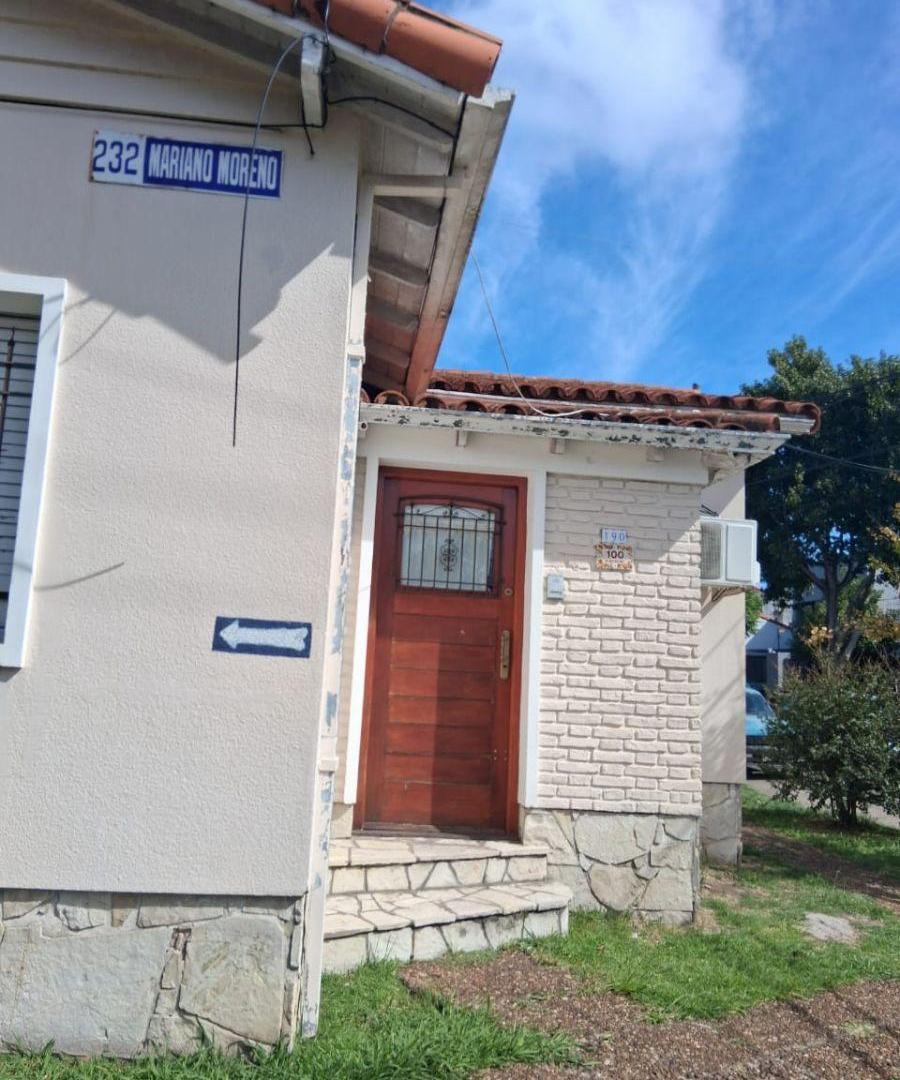 Foto de BARRIO PARQUE BERNAL CHALET EN VENTA DOS PLANTAS CUATRO DORMITORIOS, imagen 1