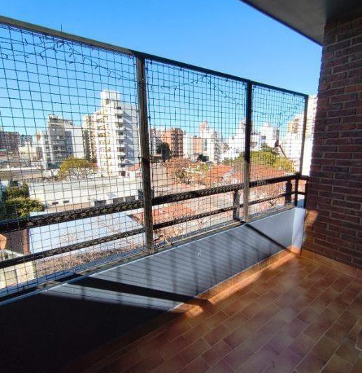 Imperdible semipiso 3 ambientes con cochera en zona Plaza Conesa 4