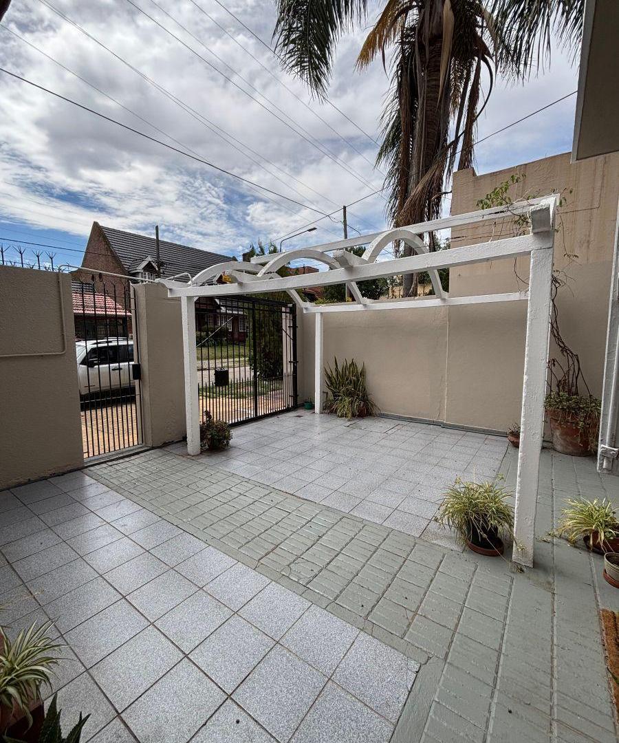 CASA EN VENTA EN BERNAL - APTO CRÉDITO!